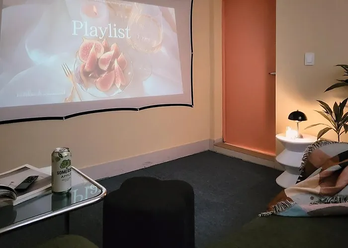 Apartment 공항철도 도보3분 루프탑 테라스 전용 2층3층전체 화장실2 침대5 *