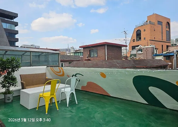 Apartment 공항철도 도보3분 루프탑 테라스 전용 2층3층전체 화장실2 침대5 Seoul