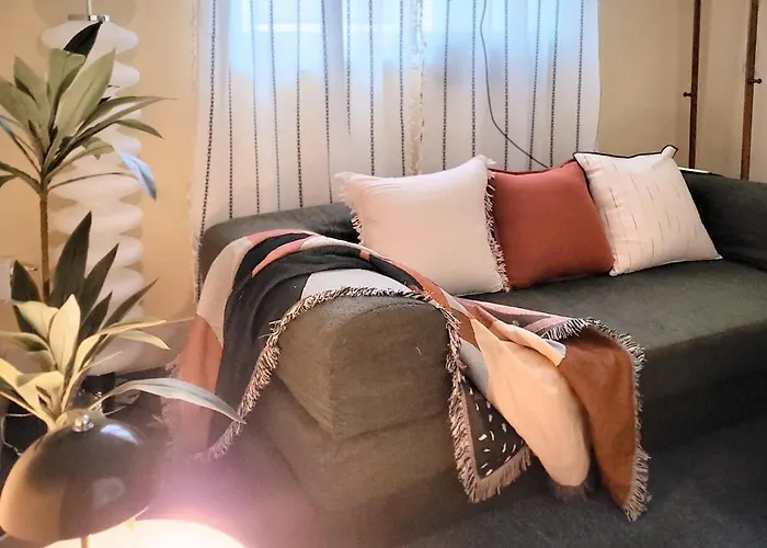 Apartment 공항철도 도보3분 루프탑 테라스 전용 2층3층전체 화장실2 침대5