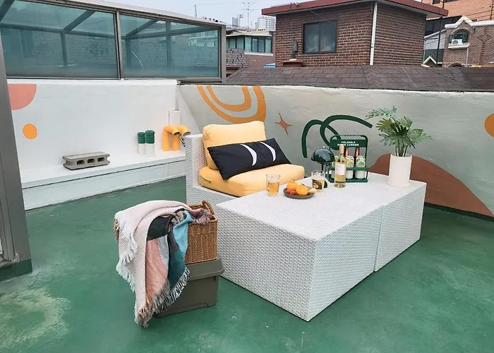 Apartment 공항철도 도보3분 루프탑 테라스 전용 2층3층전체 화장실2 침대5 Seoul