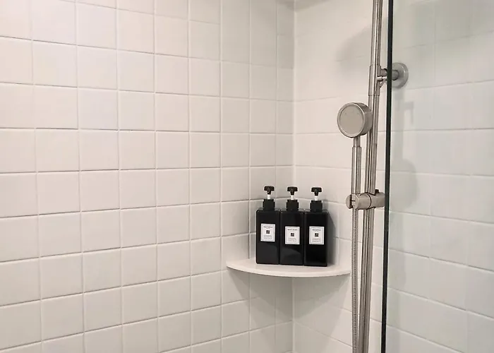 Apartment 공항철도 도보3분 루프탑 테라스 전용 2층3층전체 화장실2 침대5 Seoul