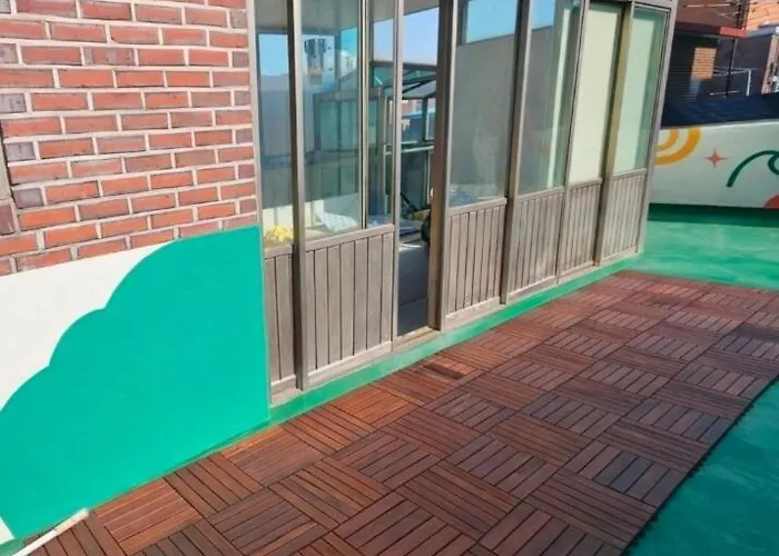 공항철도 도보3분 루프탑 테라스 전용 2층3층전체 화장실2 침대5 Seoul
