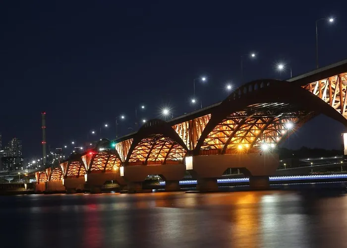 공항철도 도보3분 루프탑 테라스 전용 2층3층전체 화장실2 침대5 * Seoul