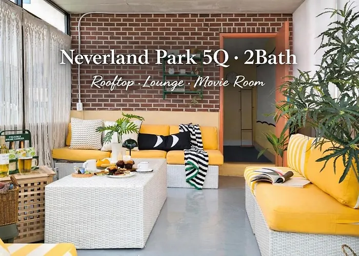 공항철도 도보3분 루프탑 테라스 전용 2층3층전체 화장실2 침대5 Apartment *